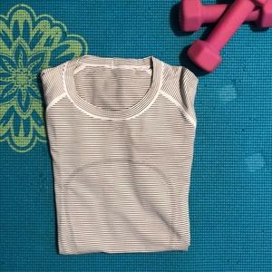 Lululemon swiftly tech shortsleeve